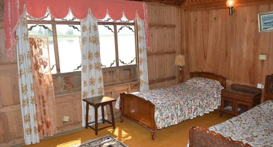 Kings Houseboats, Srinagar 5